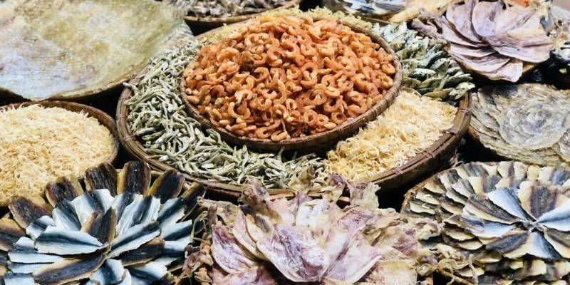 Đa dạng các loại mặt hàng khô được gửi từ Việt Nam sang Trung Quốc