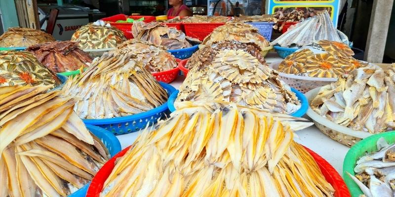 Đóng gói hàng để gửi thực phẩm khô đi Trung Quốc