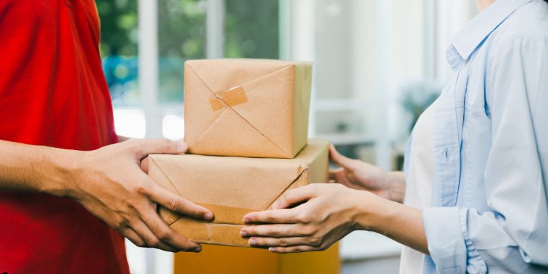 Các điều kiện để gửi đồ cho người thân bên Trung Quốc