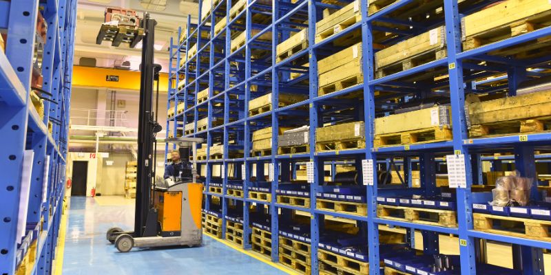 Tại sao nên sử dụng dịch vụ vận chuyển hàng